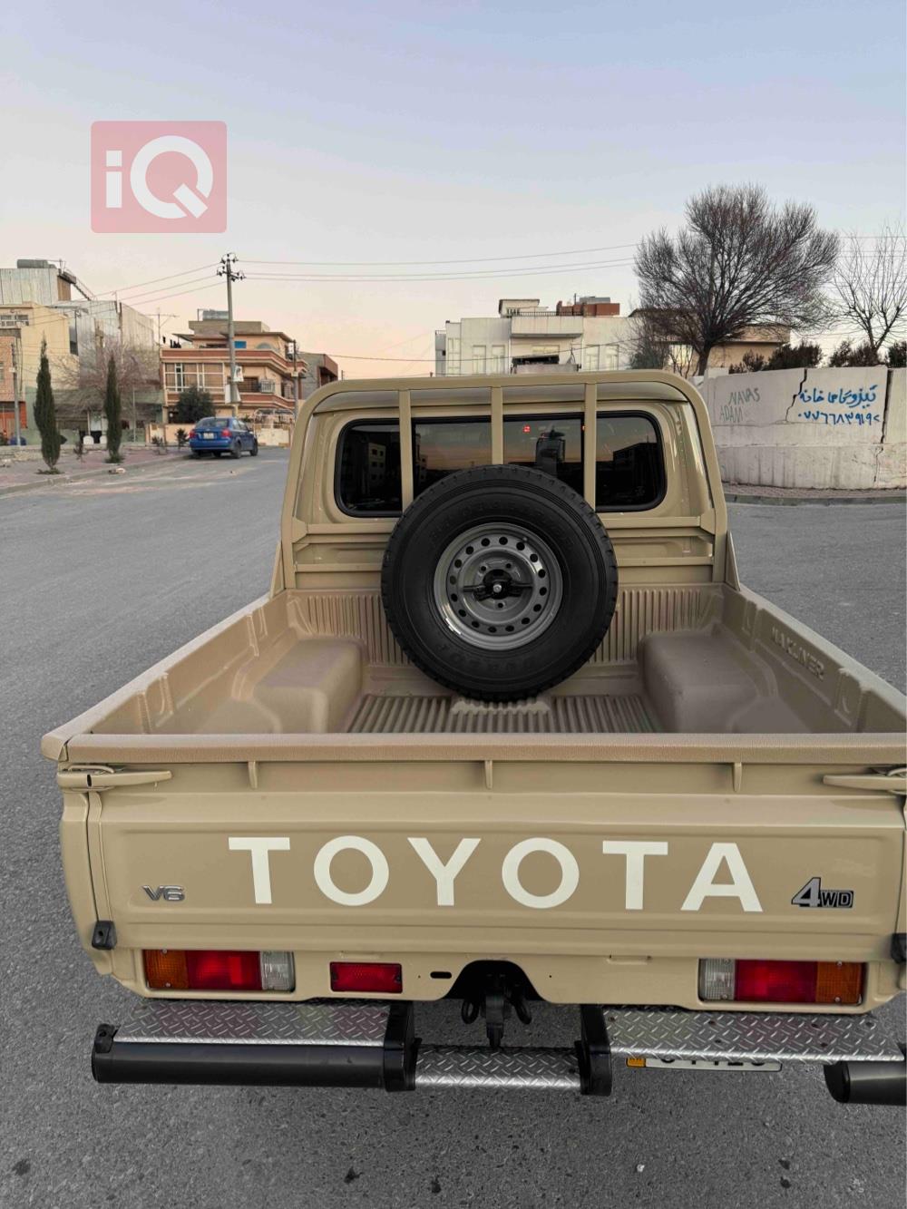 تۆیۆتا لاند کرۆزەر ٧٠ پیکاپ